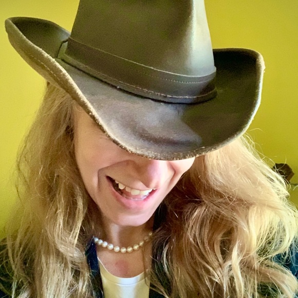 Welcome to my Closet! - Picture 9 of 9